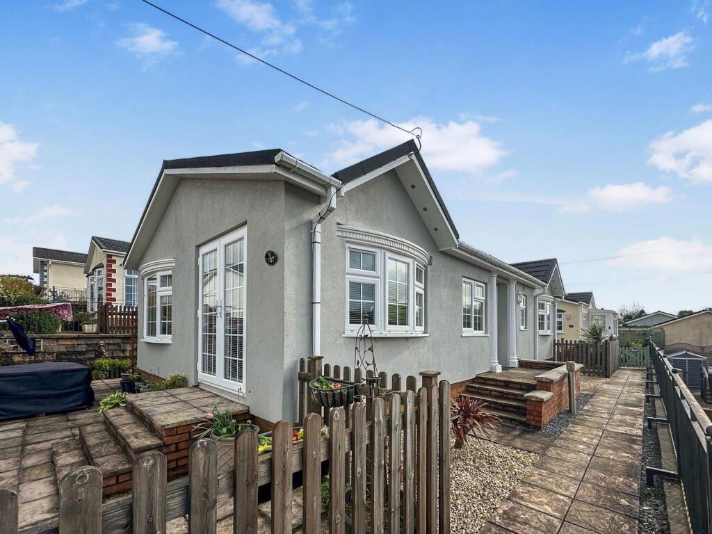 Main image of property: Totnes Road, Paignton, Devon, TQ4 7PZ