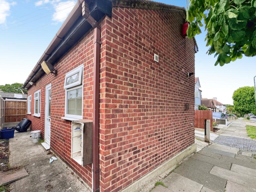Main image of property: London Road, Leigh-On-Sea