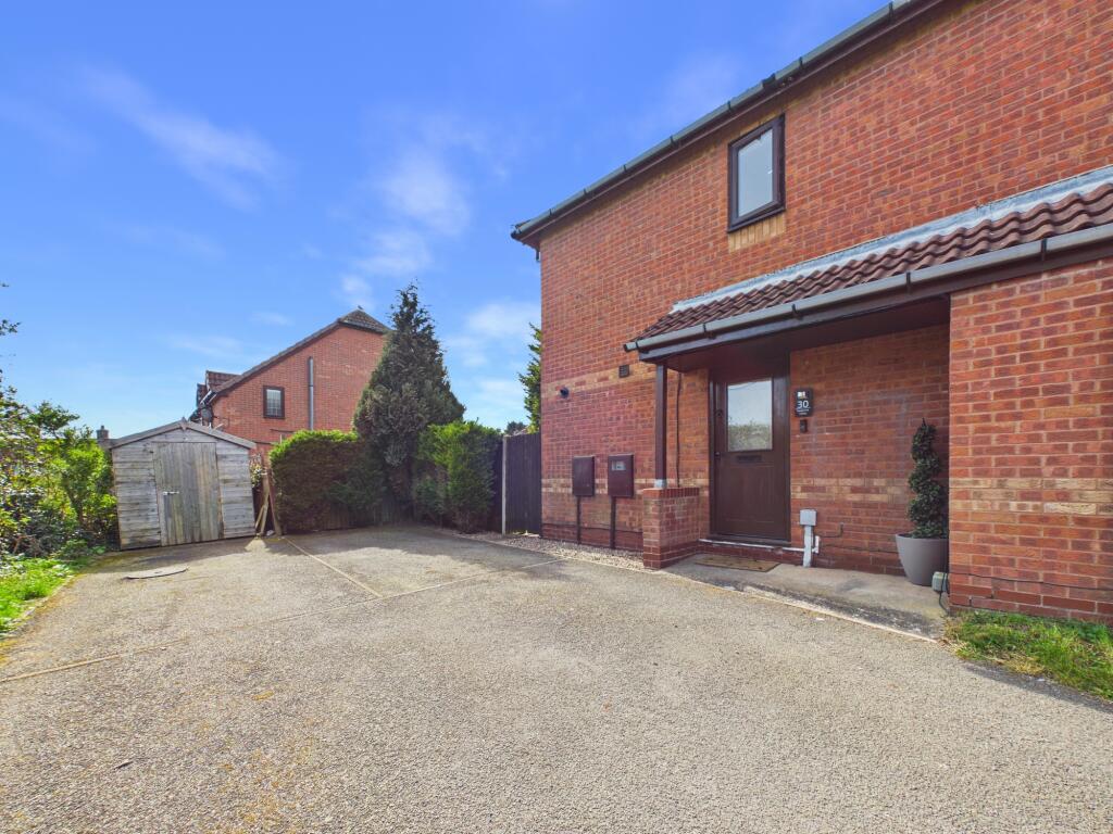 2-bed house on Seagrave Close, Oakwood, £195,000