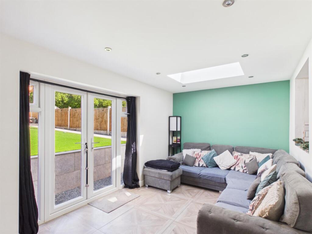 House in Nottingham, Gedling - View 2