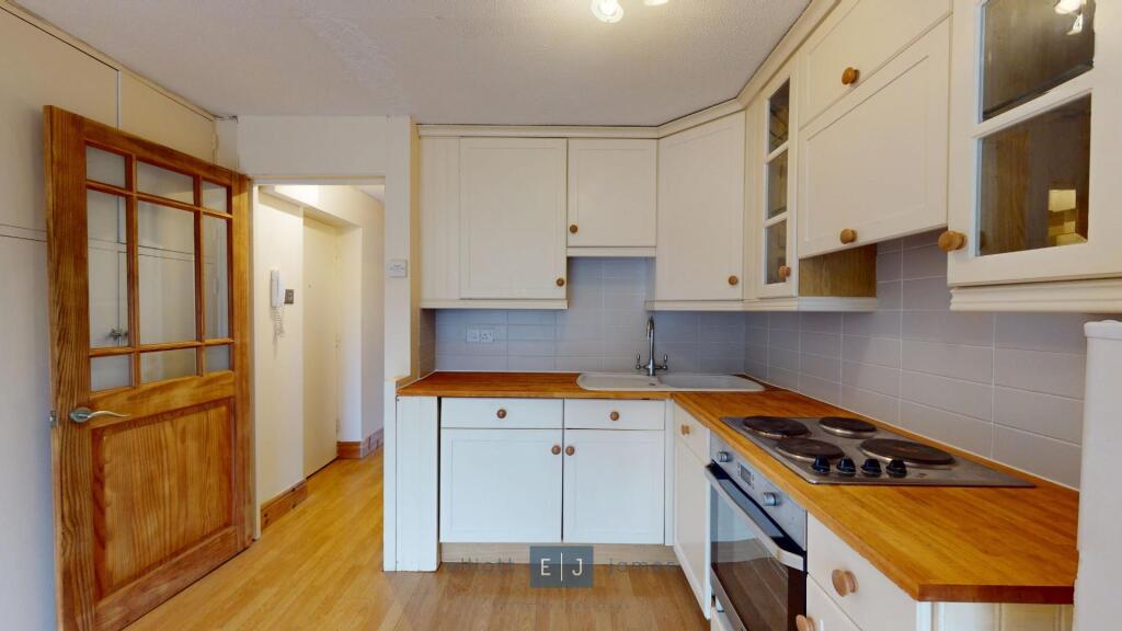 Main image of property: High Road, Loughton