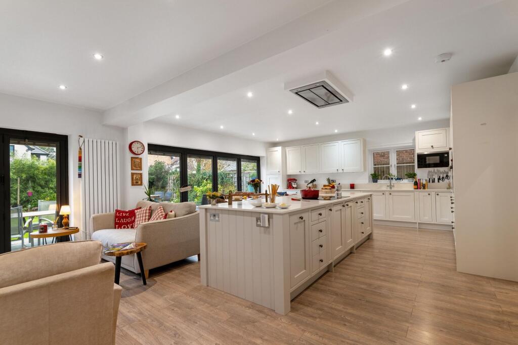 Additional image 2 of Bucknalls Drive, Bricket Wood, AL2