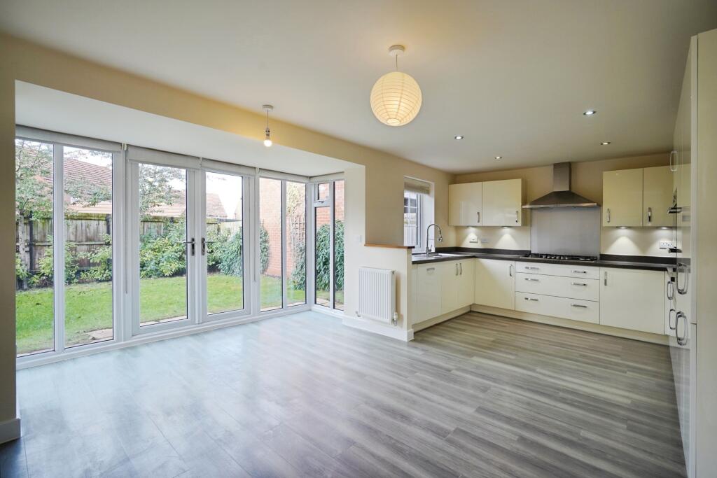 Gretton Close, Burton-on-Trent, DE15 image 5