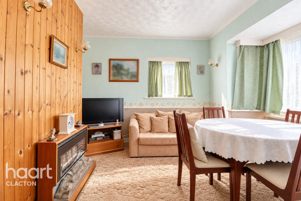 Oakleigh Road, Clacton-On-Sea photo 3