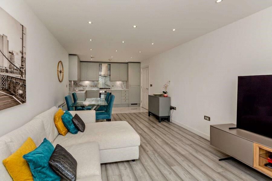 Apartment in London, Ickenham - More