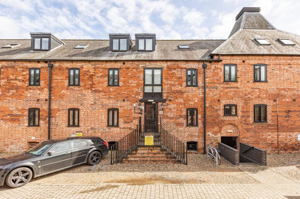 Main image of property: Convenient Ground Floor Apartment in Dereham