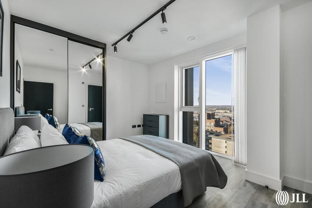 Apartment in London - View 5