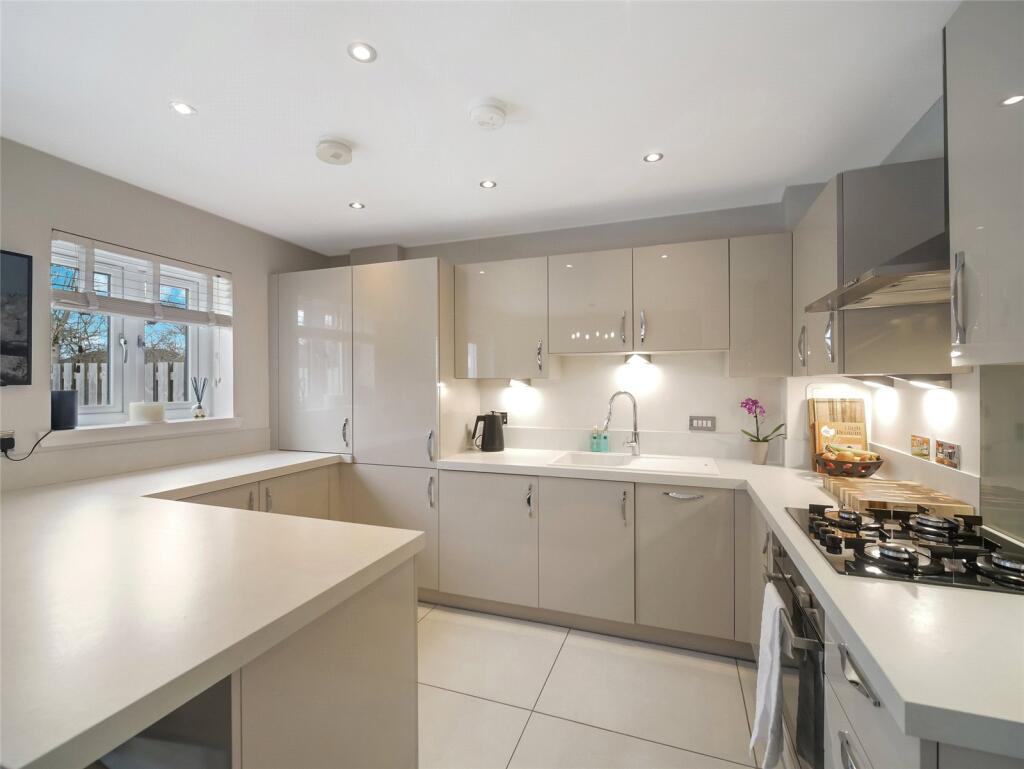 Dunrobin Drive, Stewartfield, East Kilbride, South Lanarkshire, G74 photo 3