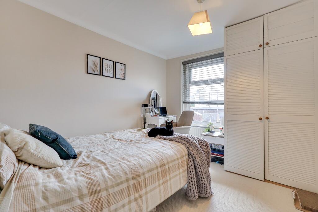 House in Southampton - More