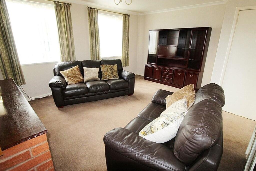 House in Rotherham, Greasbrough - View 2