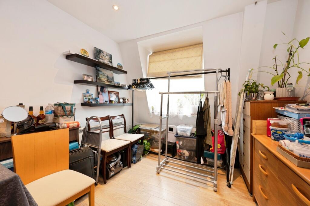 Apartment in Esher - View 3