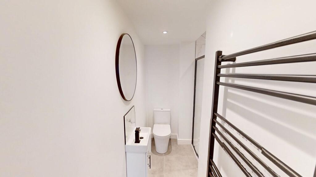 5 bedroom terraced house for rent