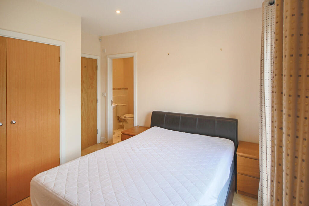 Apartment in Cambridge - View 5