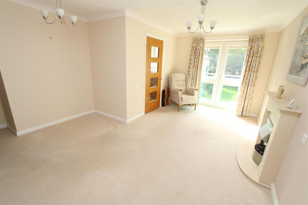 Apartment in Bradford - View 2