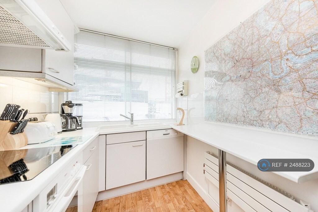 2 bedroom maisonette for rent