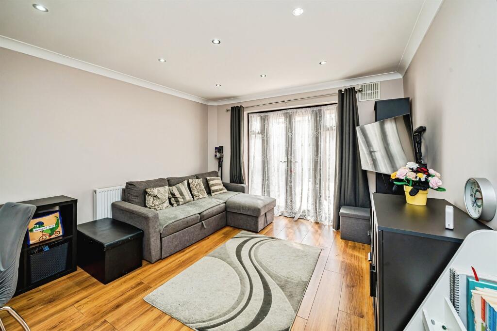 House in Slough - View 5
