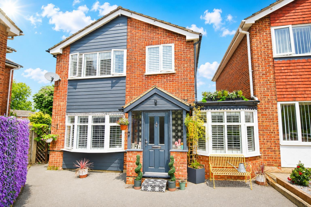Main image of property: Robert Close, Billericay