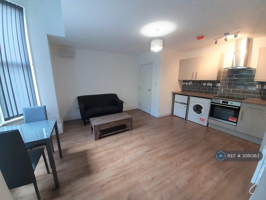 Apartment in Leeds - View 5