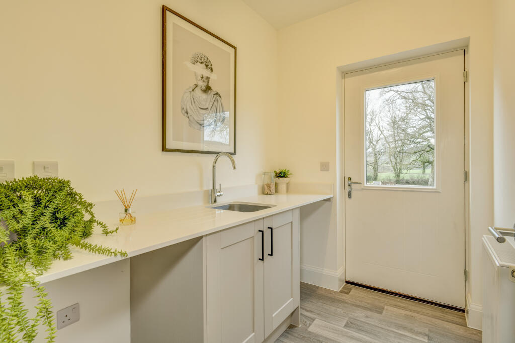 House in Dorchester, Crossways - View 4