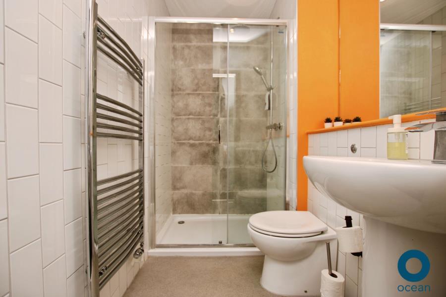 5 bedroom town house for rent