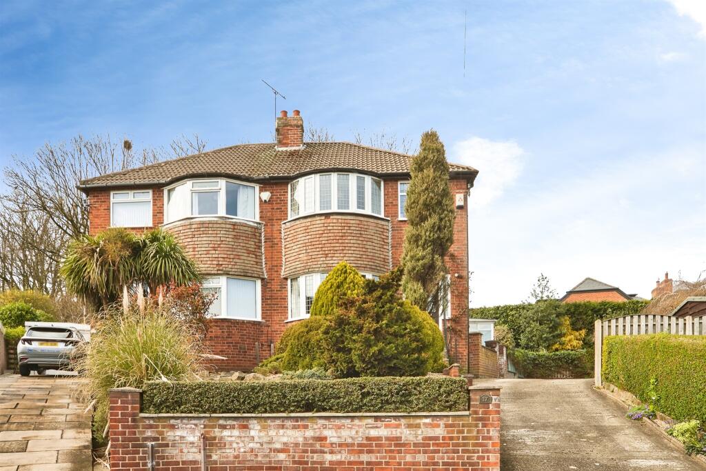 3-bed semi-detached on Highthorne Grove, Shadwell, Leeds, £435,000