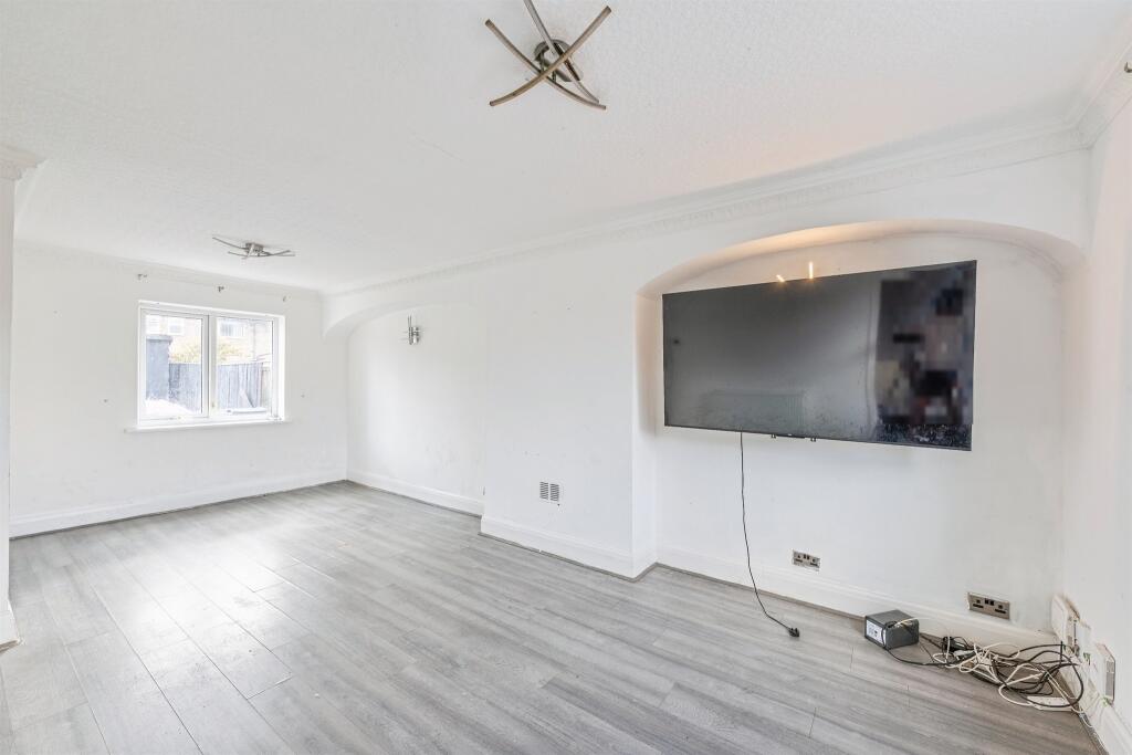 House in Hull - View 2