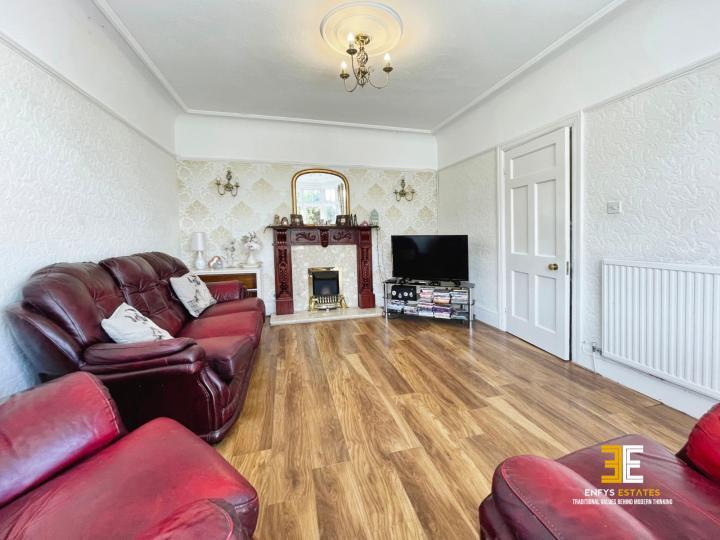 Clarence Road, Craig y Don, LL30 photo 3