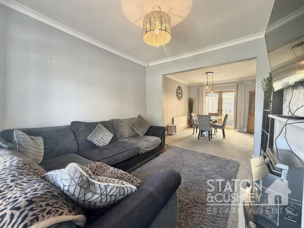 Catherine Avenue, Mansfield Woodhouse, NG19 - More