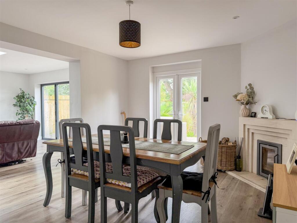 House in Bexhill-on-Sea, Little Common - View 5