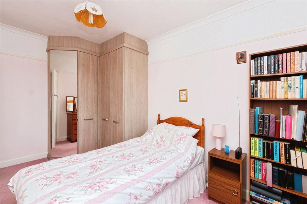House in Basingstoke and Deane, Old Basing and Lychpit - More