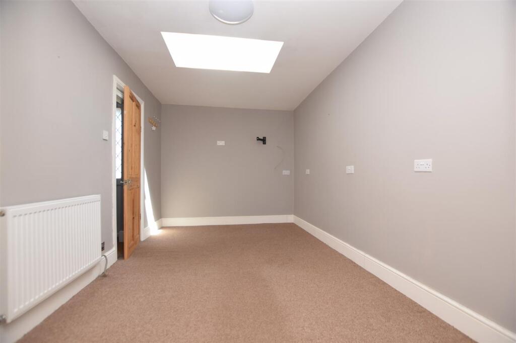 5 bedroom house for rent