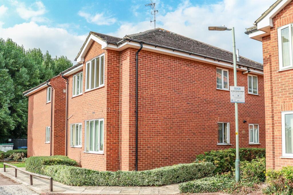 Main image of property: Gloucester Road, Cheltenham GL51 8ND