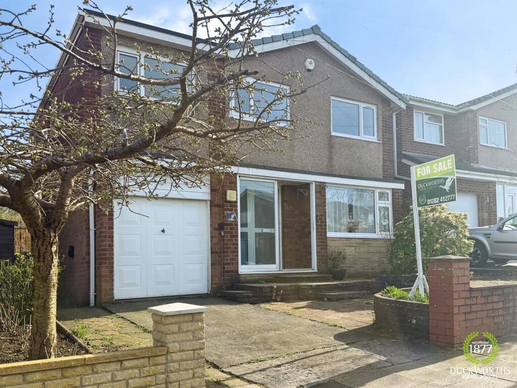 4-bed detached on Westbourne Avenue South, Burnley, BB11, £292,000