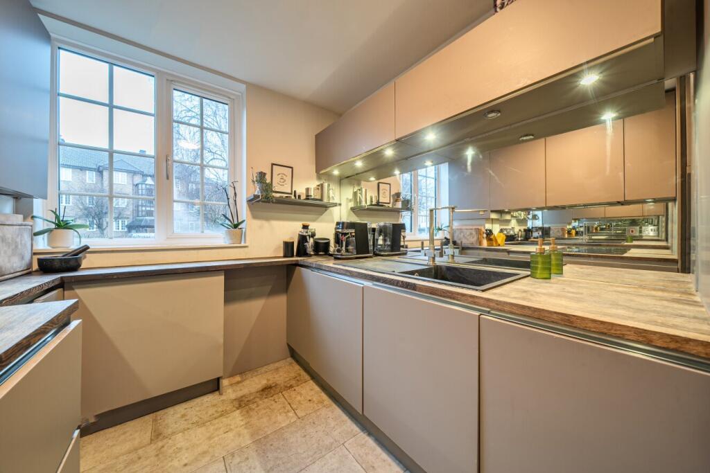 Main image of property: Frogmore, Putney, London, SW18