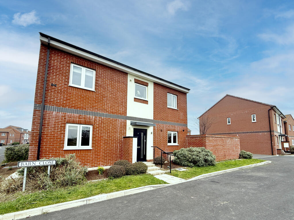 3-bed detached on Barn Close, Highbridge, TA9 3NH, £280,000