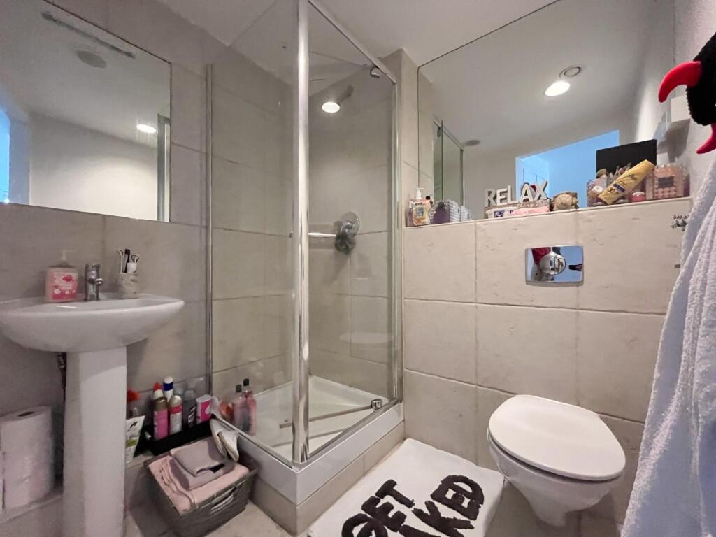 Apartment in Leeds - More