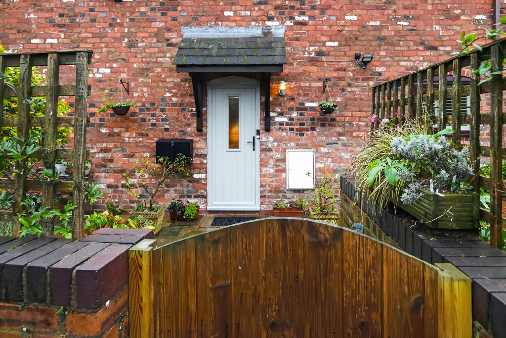 Main image of property: Hoole Bank, Chester, CH2