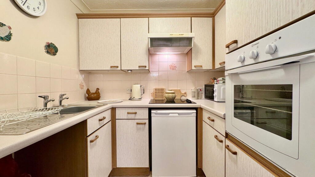 Mallard Court, West Mills, Newbury, RG14 5HL - View 2