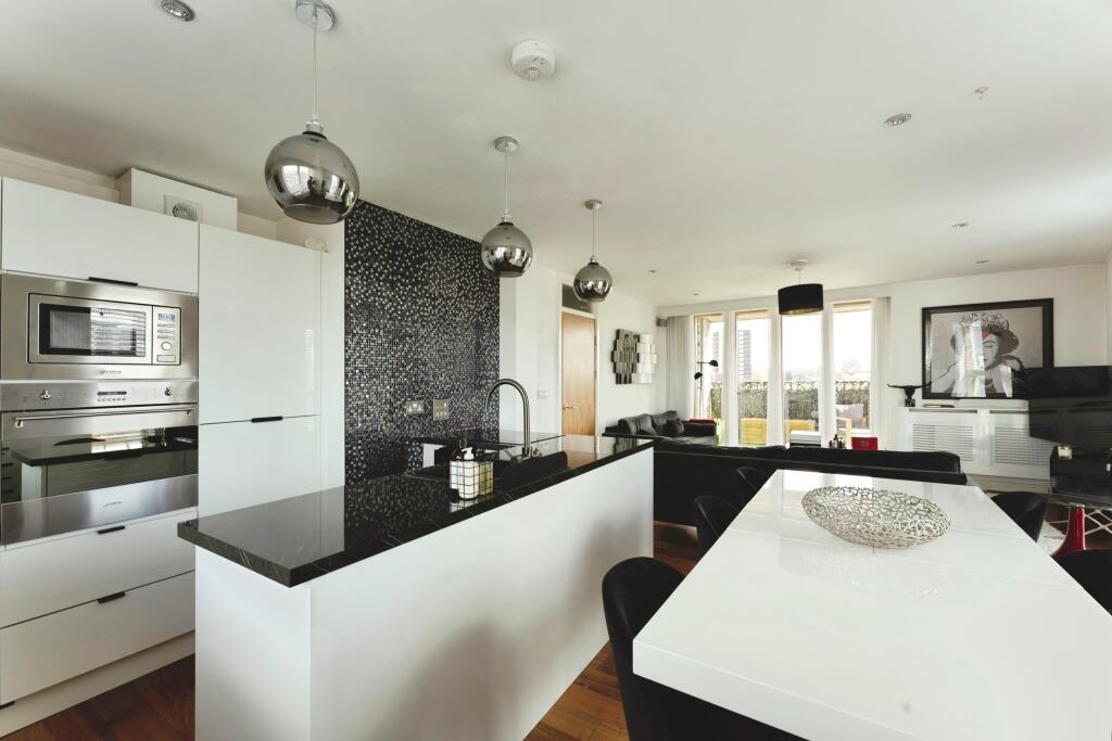 Apartment in London - View 2