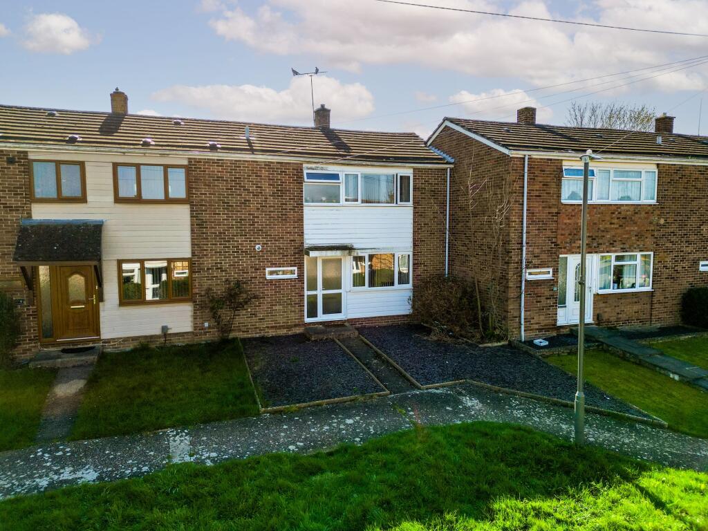 Main image of property: Cotswold Green, Aylesbury, HP20