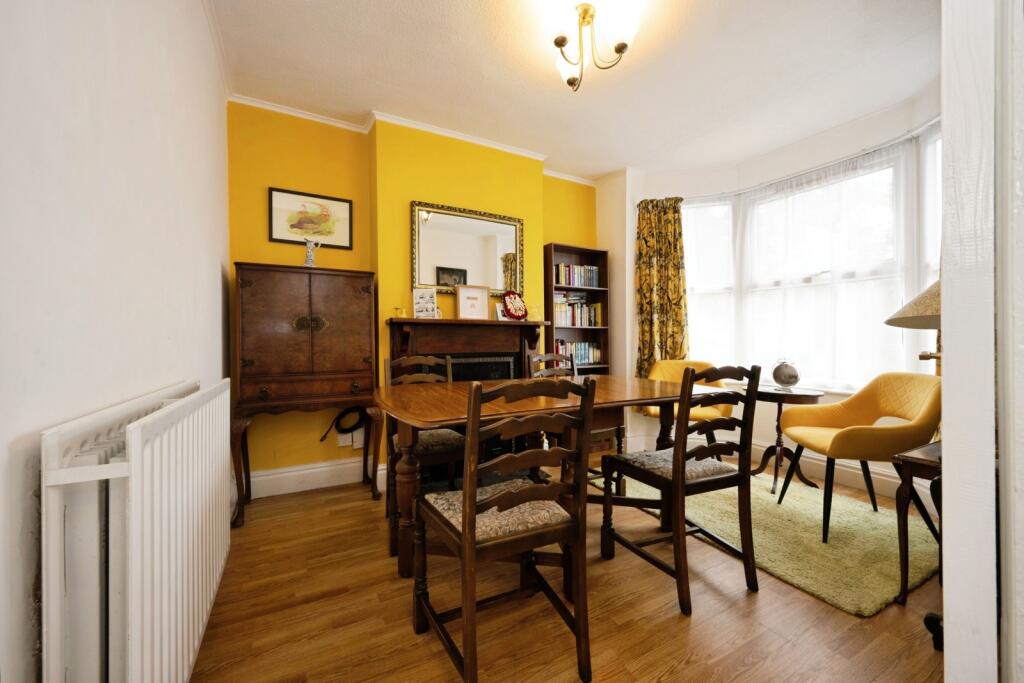 House in Milton Keynes, Bedford - View 4
