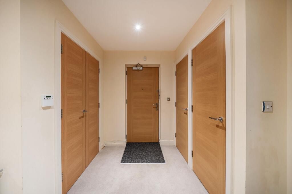 Apartment in Southall - View 5