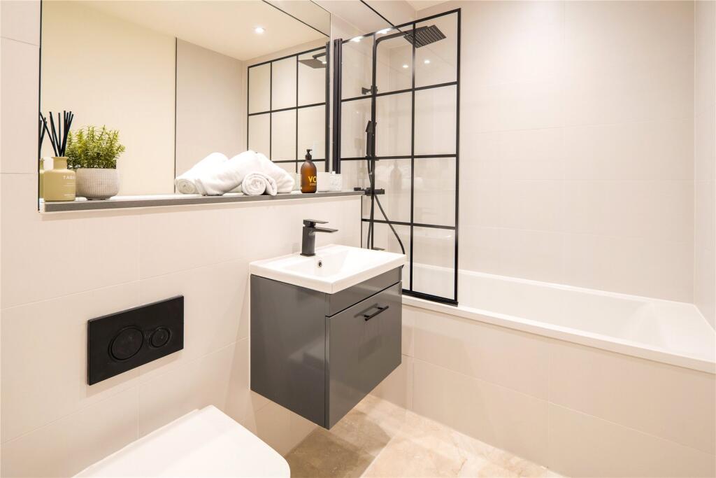 Apartment in Sidcup, Halfway Street, Blackfen - View 4