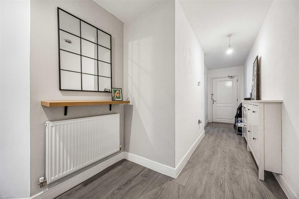 Apartment in Reading, Holybrook - View 2