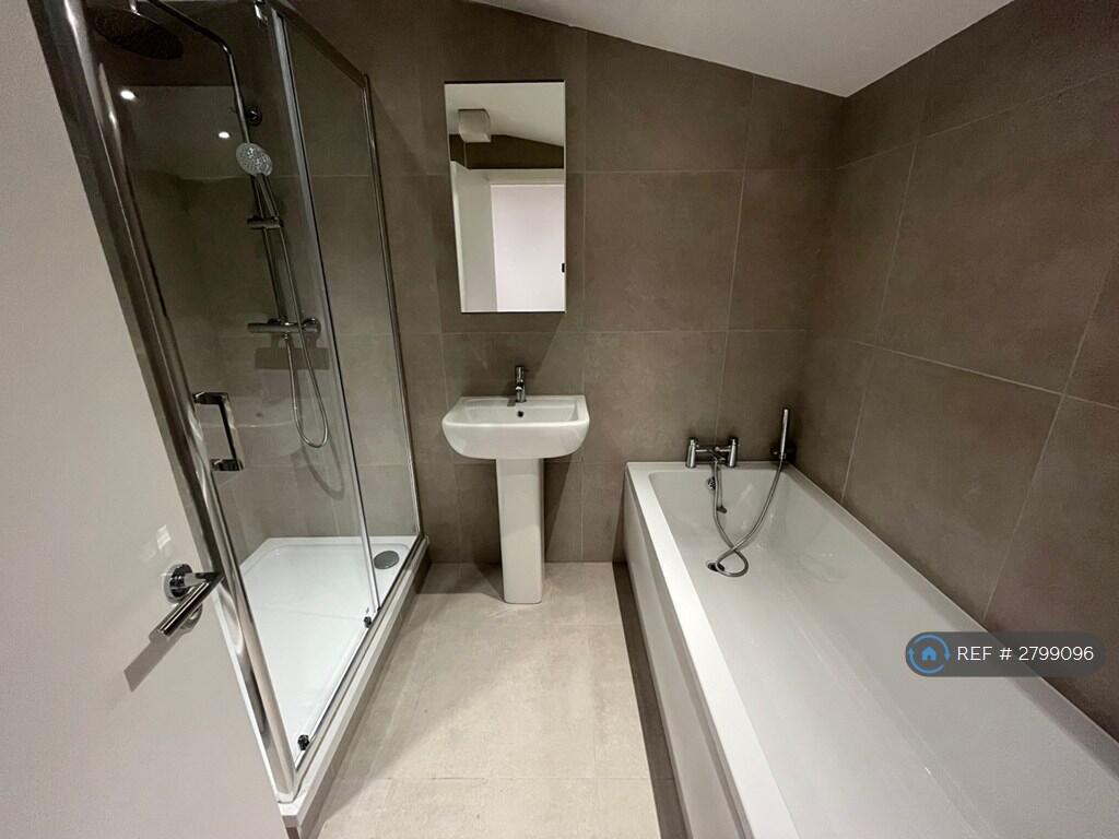 Apartment in Leeds - View 4