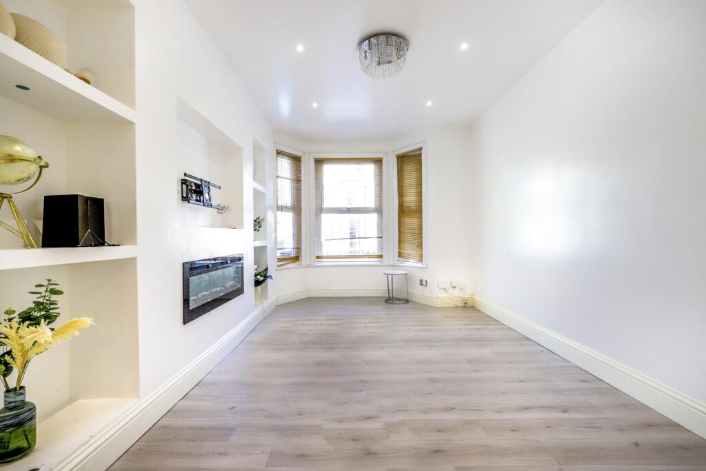 House in Gillingham, Hale - View 3