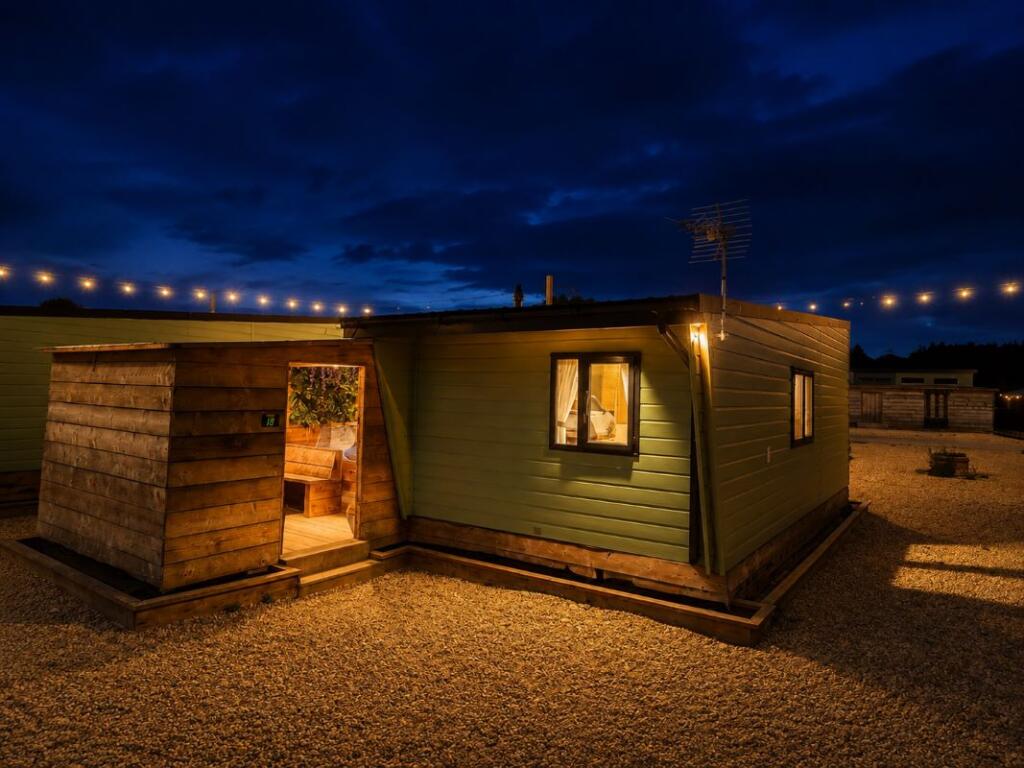 The Nature, Secret Garden and Lodge, Carnaby, East Riding of Yorkshire, YO15 3QG photo 2