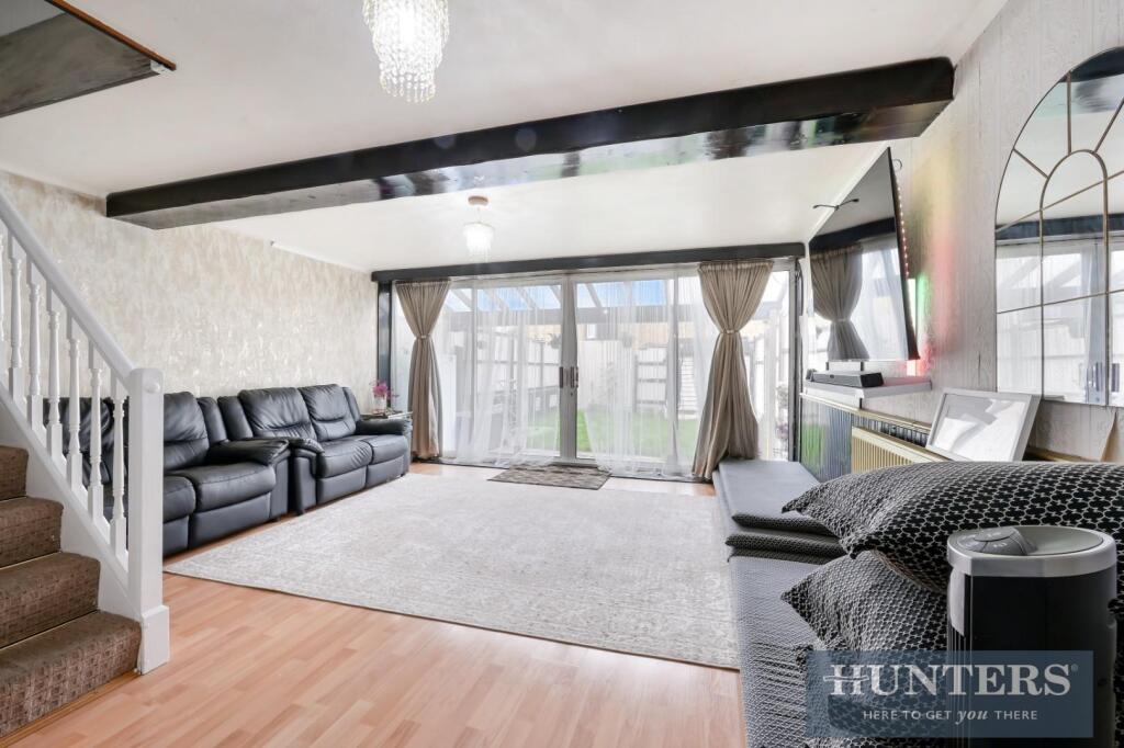 Redwood Estate, Hounslow photo 3