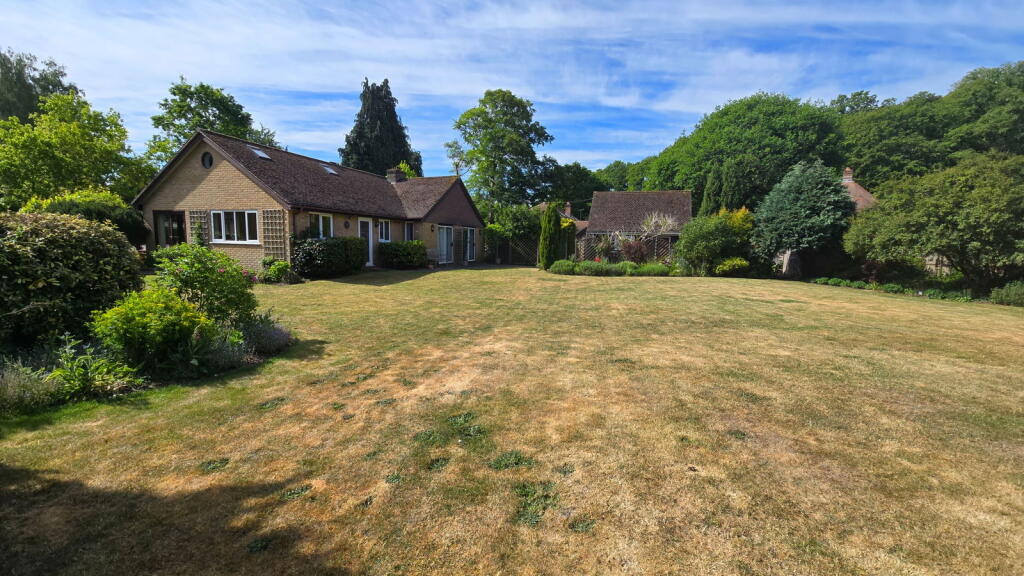 4-bed detached on Priors Court Road, Hermitage, Thatcham, RG18 9TG, £875,000