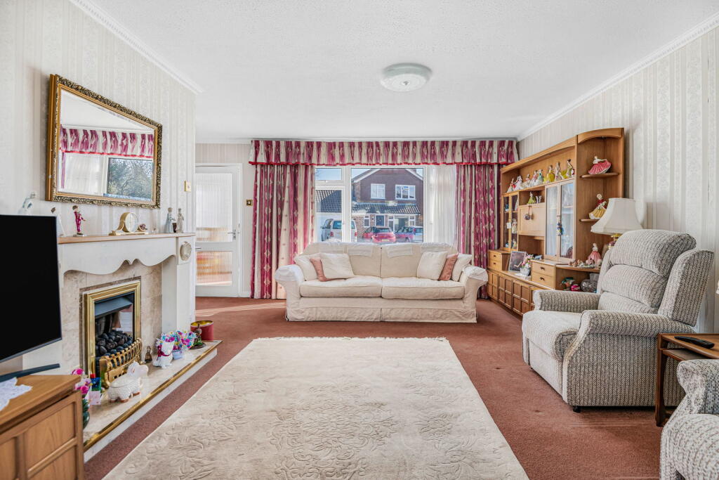 House in Guildford, Surrey - View 2